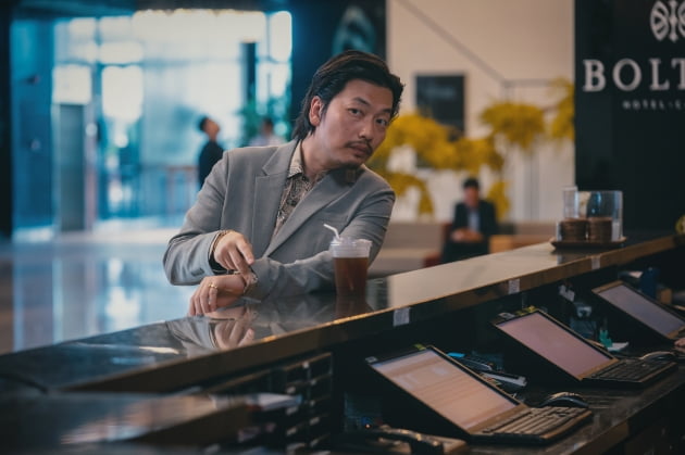 '원조 정팔이'는 류준열인데…'카지노' 이동휘, 햄버거세트의 '감튀' 같은 연기[TEN피플]