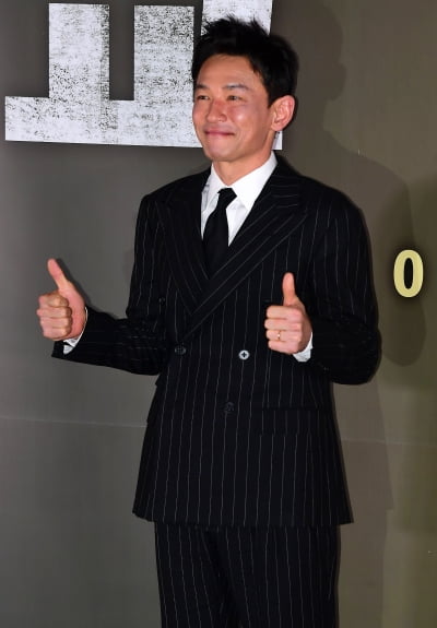 [TEN 포토] 황정민 '우리 영화 최고'