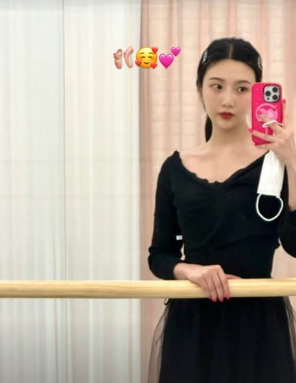 '크러쉬♥' 조이, 8kg 뺀걸로도 부족했나? 발레하며 옆구리살 타파