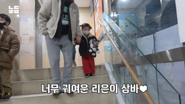 [종합] "병 걸려"…이다은♥윤남기, 딸과 로망 실현 재미에 빠진 애엄마아빠('남다리맥')