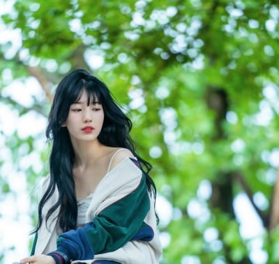 흑발 수지, 미모 전성기 경신 "사람이 어떻게 아프로디테?"