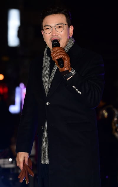 [TEN 포토] MC 딩동 '크러핀 버스킹 MC 입니다'