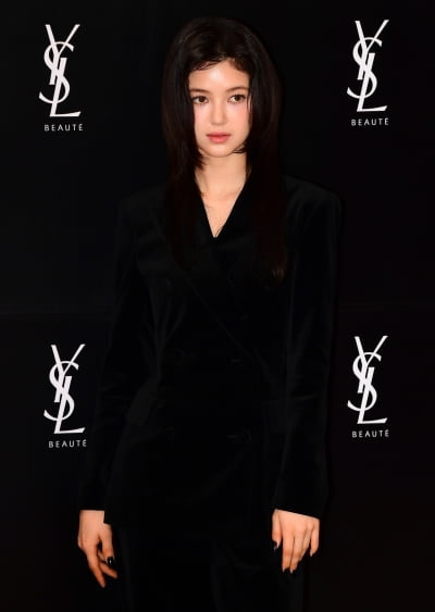 [TEN 포토] 뉴진스 다니엘 '시크하게'