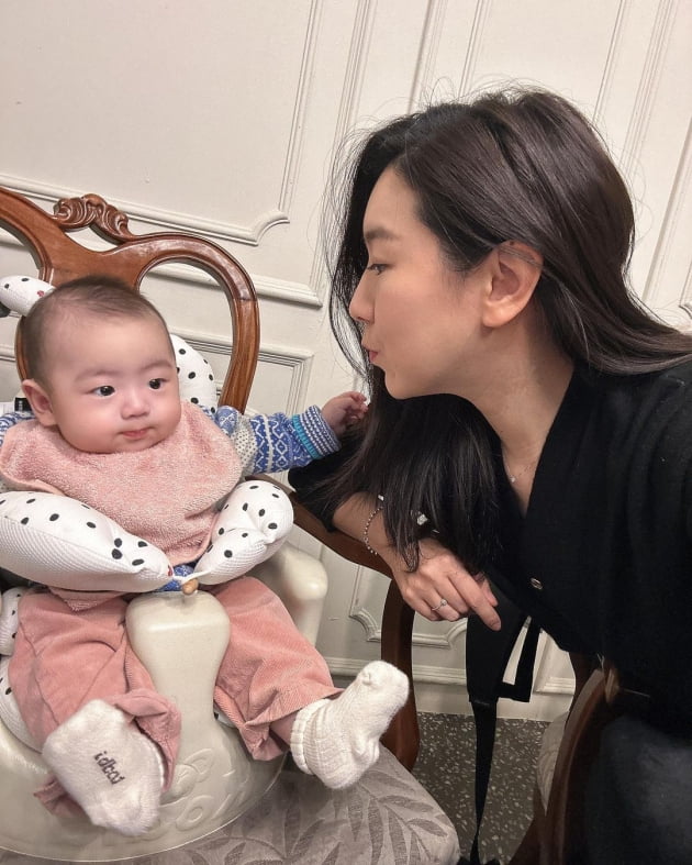 '이필모♥' 서수연, 두 아들 육아에도 지친 기색 없는 얼굴 "활력소들"