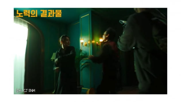 '애엄마' 이하늬, "죽다 살아나"→원피스 입고 물구나무서기 거뜬…액션 열연('하늬모하늬')