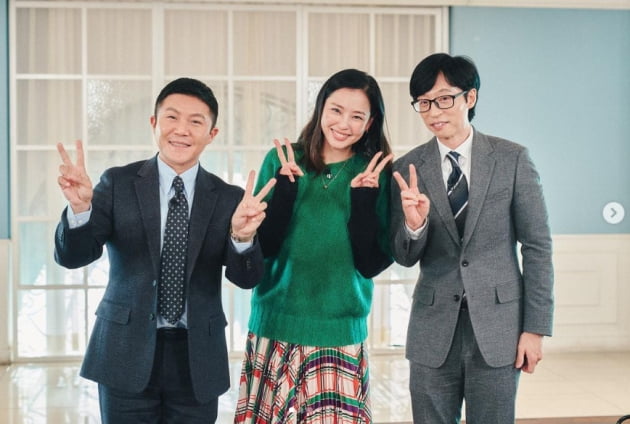 이하늬, 유느님과 귀엽게 브이...아리 엄마 바쁘다 바뻐