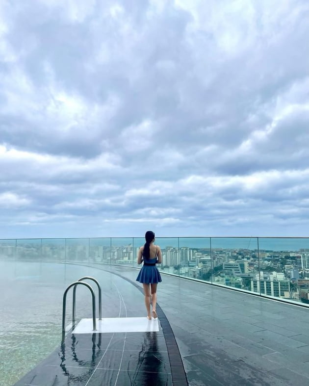박주현, 한량 생활 중? 제주도 5성급 호텔서 수영만 하루 세 번