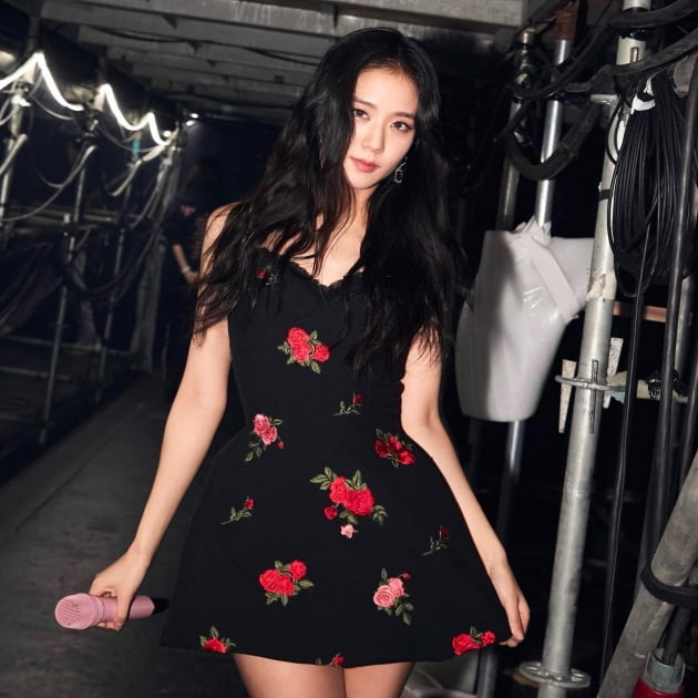 블랙핑크 지수, 외모만 예쁜 줄 알았는데…팬사랑도 명품 D사 급