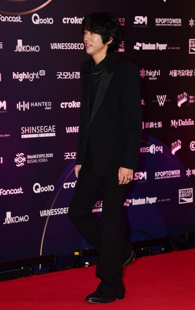 [TEN 포토] 이승윤 '즐거운 발걸음'