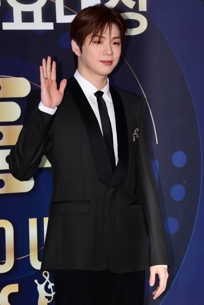 [TEN 포토] 강다니엘 '멋진 멍뭉미'