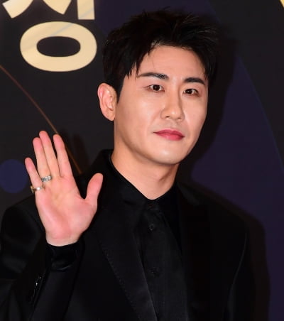 [TEN 포토] 영탁 '눈빛이 파워풀'