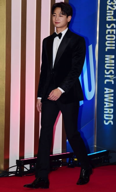 [TEN 포토] 샤이니 민호 '빛나는 턱시도 핏'