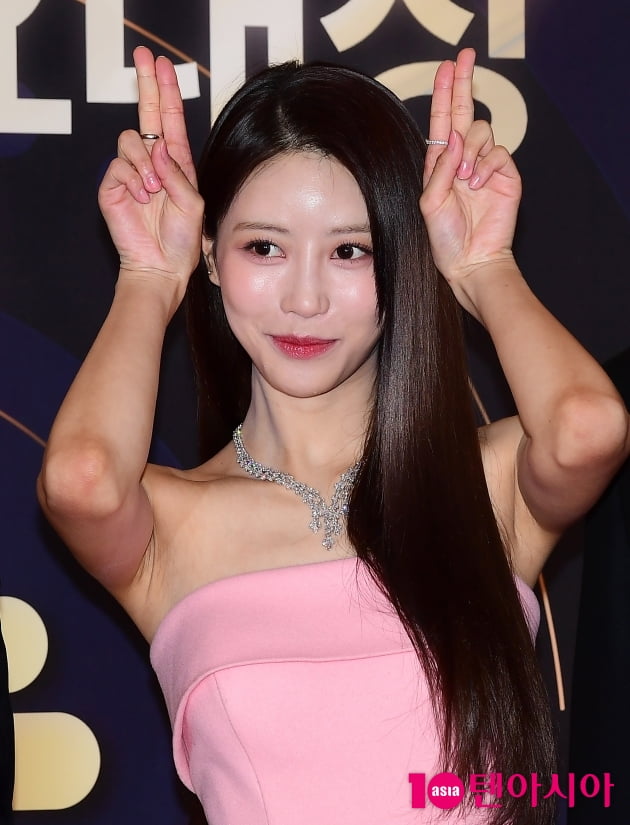 [TEN 포토] 이미주 '사랑스러운 토끼'