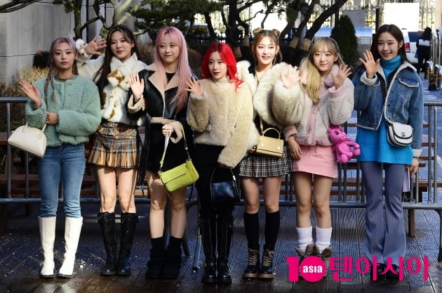 [TEN 포토] 시그니처 '한파 날리는 상큼한 인사'