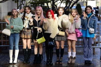[TEN 포토] 시그니처 '한파 날리는 상큼한 인사'