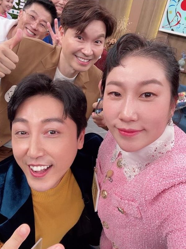 '윤승열♥' 김영희, 새신랑 박수홍·예비 신랑 손헌수와 찰칵 "우린 결혼 전도사"
