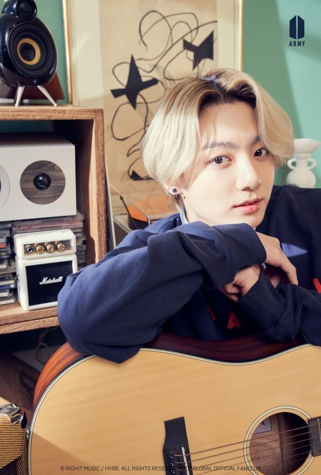 방탄소년단 정국 자작곡 'Still With You' 사클 1억 스트리밍 돌파·톱50 차트 1위