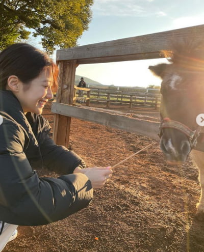 르세라핌 카즈하, 제주도서 백만불짜리 미소