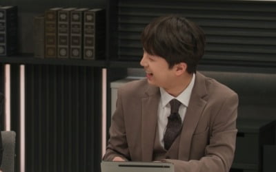 이찬원, 최애 '사랑과 전쟁' 채널 번호 줄줄 외우는 광기 "드라마로 법 배워"('안방판사')