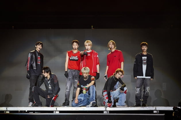 NCT 127 두 번째 월드 투어 칠레 단독 콘서트 공연 이미지