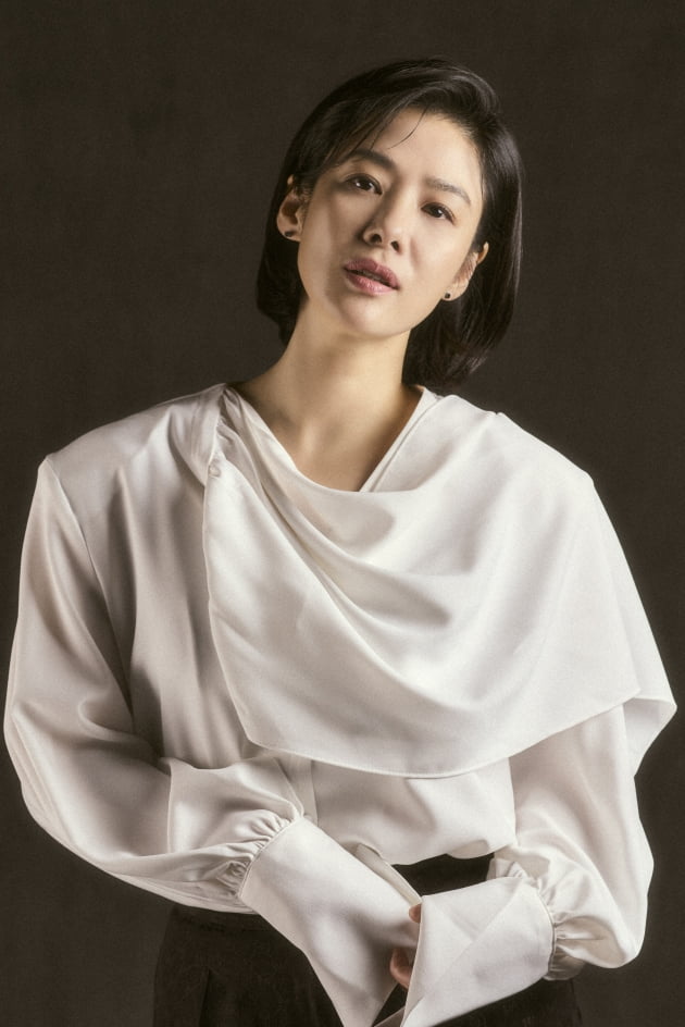 '정이'에 출연한 배우 김현주. / 사진제공=넷플릭스