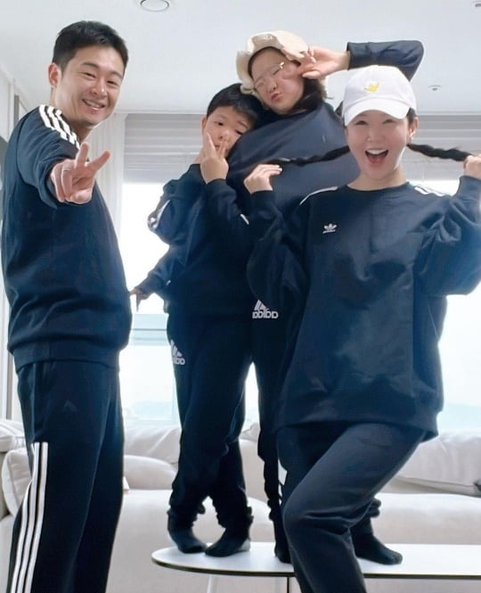 장영란♥한창, 결혼 15년 차에도 신혼 같아…사랑 넘치는 가족