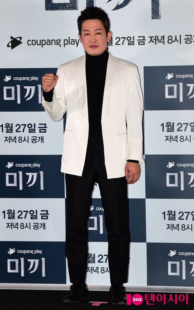 [TEN 포토] 허성태 '깔끔한 블랙&화이트'