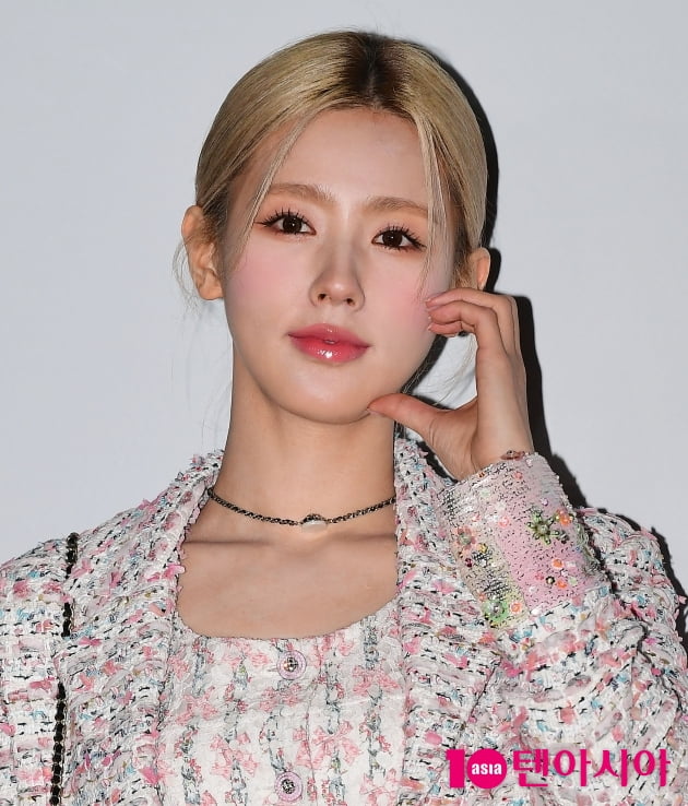 [TEN 포토] (여자)아이들 미연 '사랑스러운 볼하트'