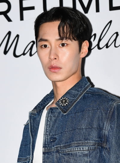 [TEN 포토] 이재욱 '우수에 찬 눈빛'