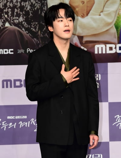 [TEN 포토] 김정현 "새로운 마음으로 열심히 하겠다"