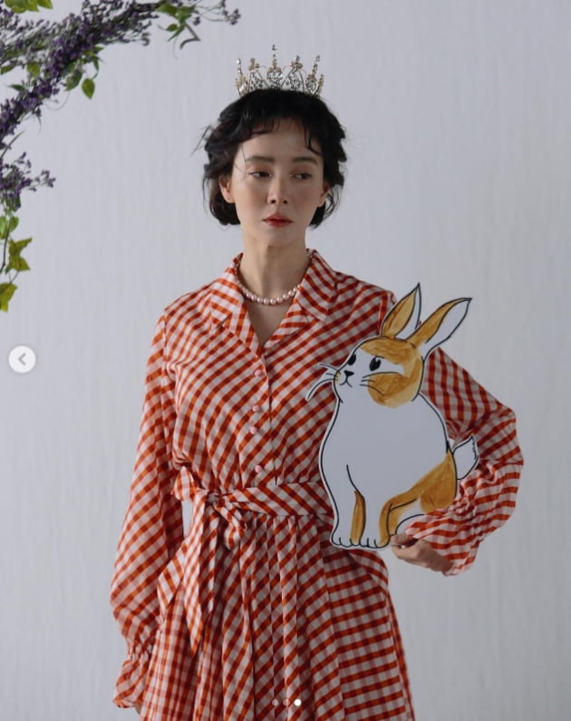 송지효, 러블리 매력 폭발...빛나는 멍지 비주얼
