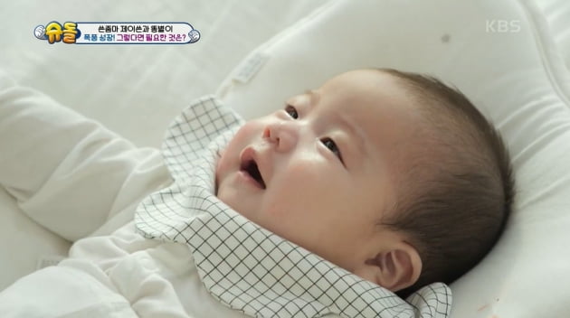 [종합] 홍현희♥제이쓴 子 똥별, 6개월 만에 9kg '자이언트 베이비'…첫 이유식도 오물오물('슈돌')
