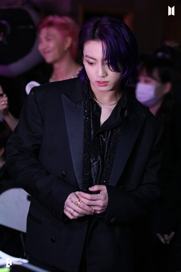 방탄소년단 정국 '美빌보드' 차트서 'Dreamers' 9주→'Left and Right' 30주 진입...롱런 흥행 질주ing