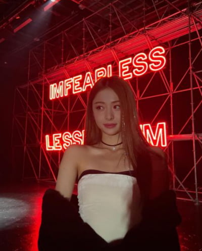 르세라핌 허윤진, 미국에서 온 '핫걸' 등장이오