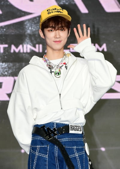 [TEN 포토] 에잇턴 민호 '보조개 미소'
