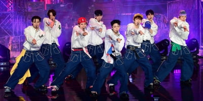 [TEN 포토] 에잇턴 '저돌적으로'