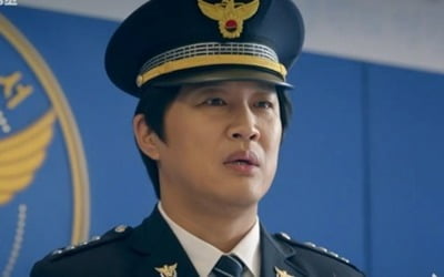 [종합] 정용화, 차태현과 격렬 몸싸움 "저 인간 뇌 어떻게 생겨 먹은거야"('두뇌공조')