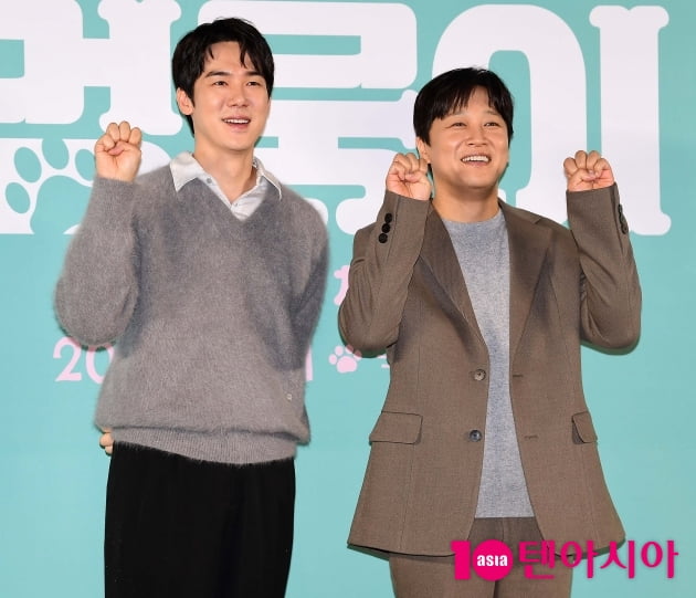 [TEN 포토] 유연석-차태현 '포즈는 귀엽게'