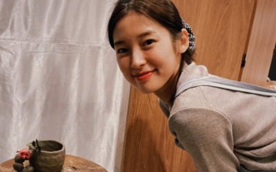 오마이걸 아린, 앞치마 두르고 열중…첫사랑 재질 '심쿵' 비주얼