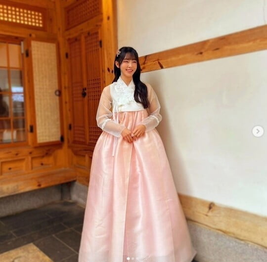 홍서희, 단아한 한복 자태로 설인사 "새해 복 많이 받으세요"
