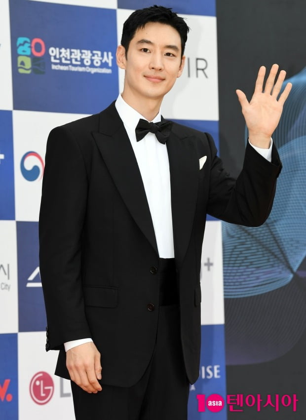  [단독] 이제훈, '카지노' 시즌2 특별 출연…히든카드로 활약