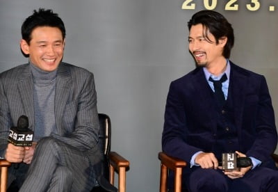 '교섭' 찍어놓고 홍보는 나 몰라라…황정민·현빈이 내놓은 교섭안은 '무책임' [TEN스타필드]