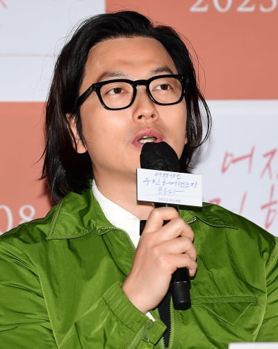 [TEN 포토] 이동휘 "강길우 배우와 같이 작품해서 영광이었다"