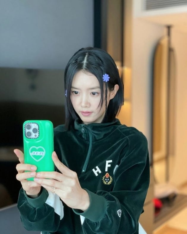 채정안, 머리에 꽃 달더니 더욱 어려진 46세 "새해엔 셀카 도전"