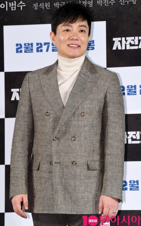 학생 곁 떠난 이범수, '범죄도시4'에 집중한다…의혹 55일만에 스스로 내려놓은 교수직[TEN피플]