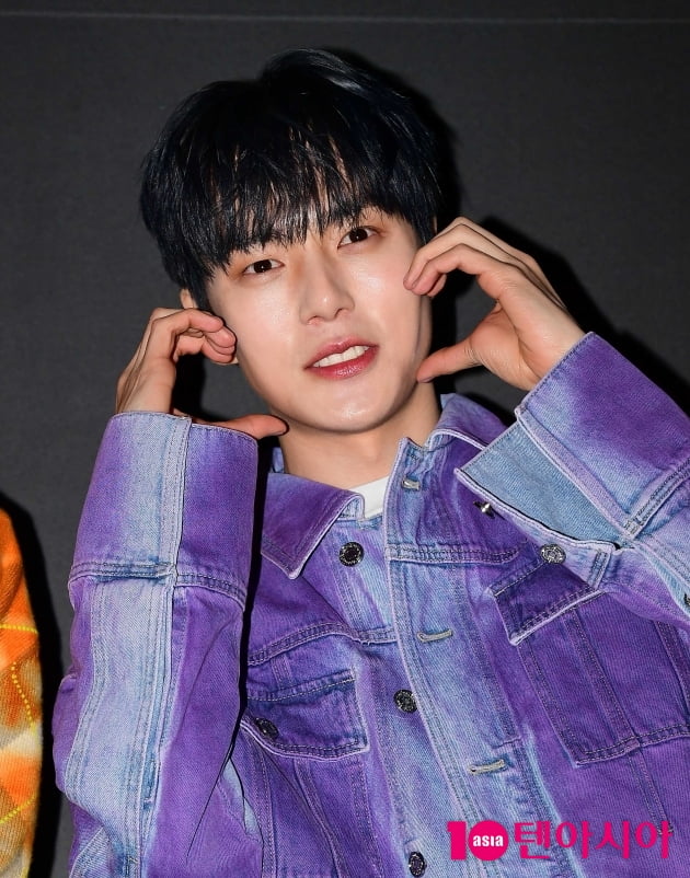 [TEN 포토] 몬스타엑스 민혁 '여심 사로잡는 볼하트'