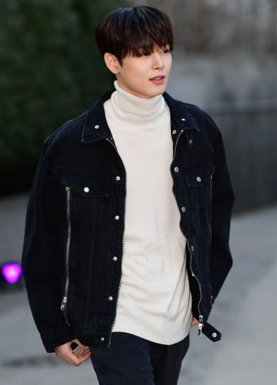 [TEN 포토] 더보이즈 주연 '샤프한 옆선'