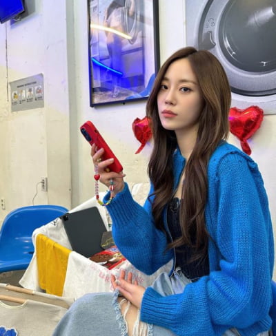 카라 허영지, 빨래 다 돌아가길 기다리는 톱가수