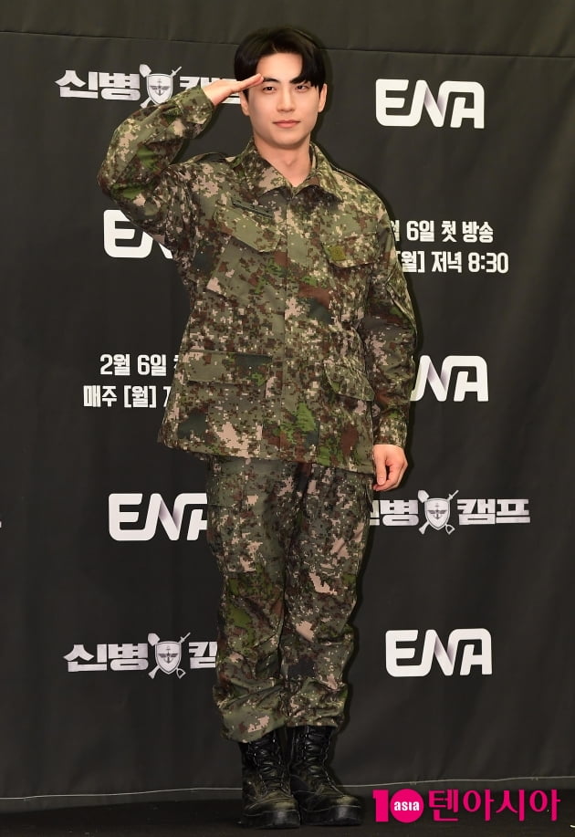 [TEN 포토] 차영남 '말년 병장의 2:8 가르마'