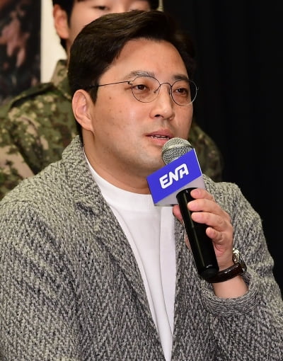 [TEN 포토] 민진기 감독 '하얀거탑 넘어 이번에는 신병캠프로'